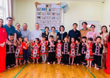 Ngày Đầu Đến Trường – Bé Tự Tin